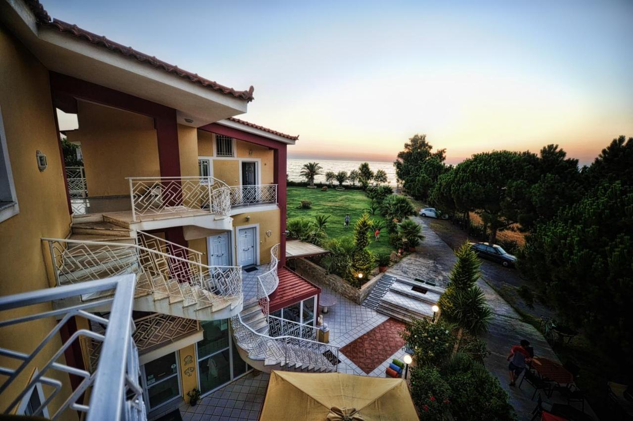 Irida Beach Resort Suites Kyparissía Eksteriør bilde