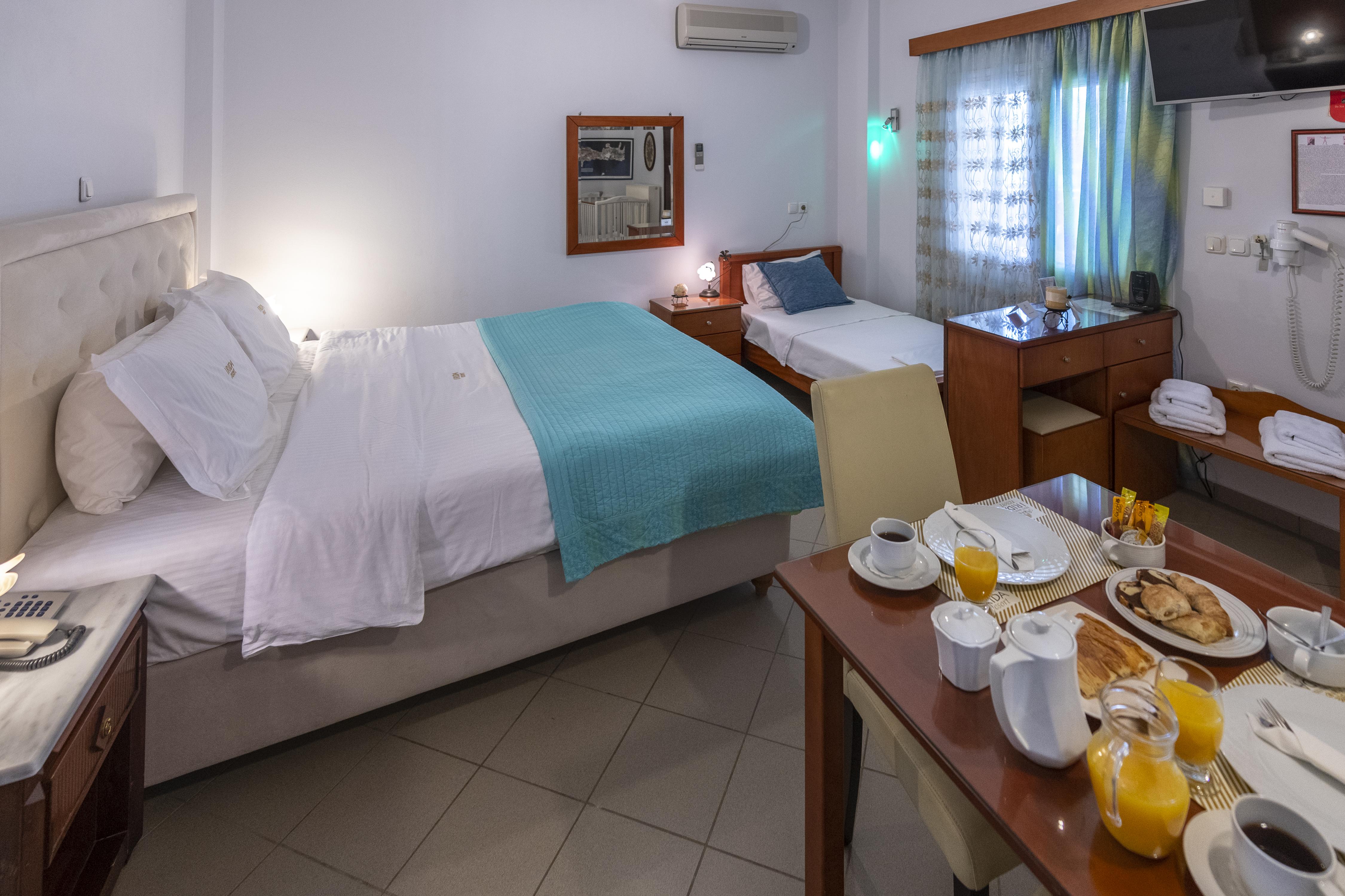 Irida Beach Resort Suites Kyparissía Eksteriør bilde