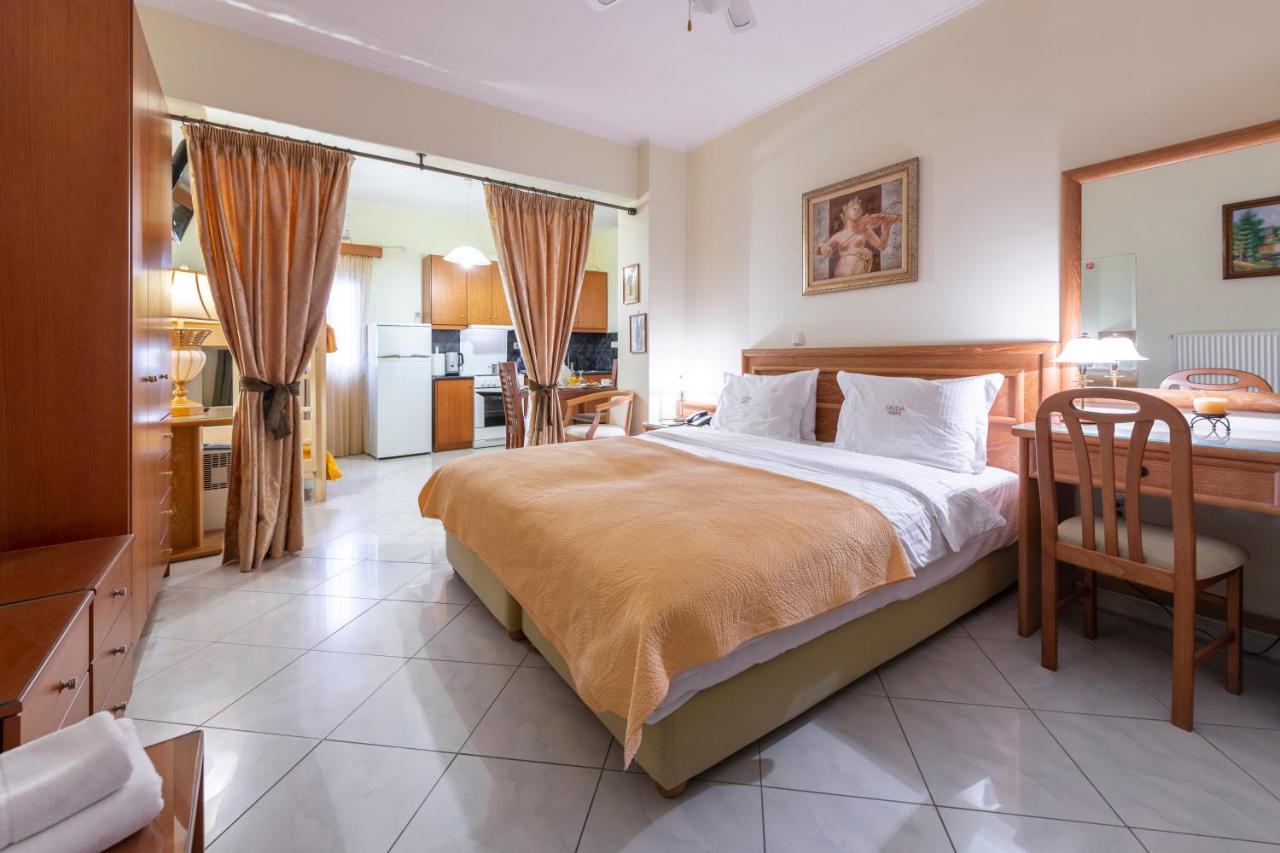 Irida Beach Resort Suites Kyparissía Eksteriør bilde