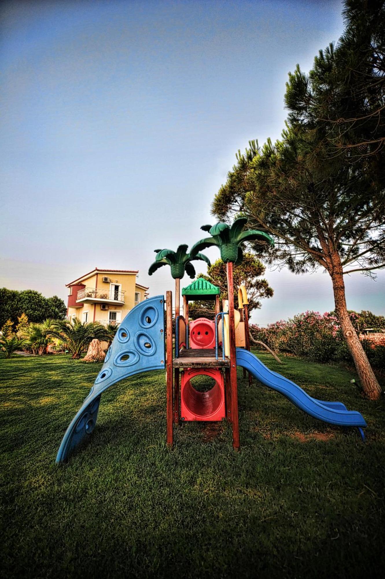 Irida Beach Resort Suites Kyparissía Eksteriør bilde