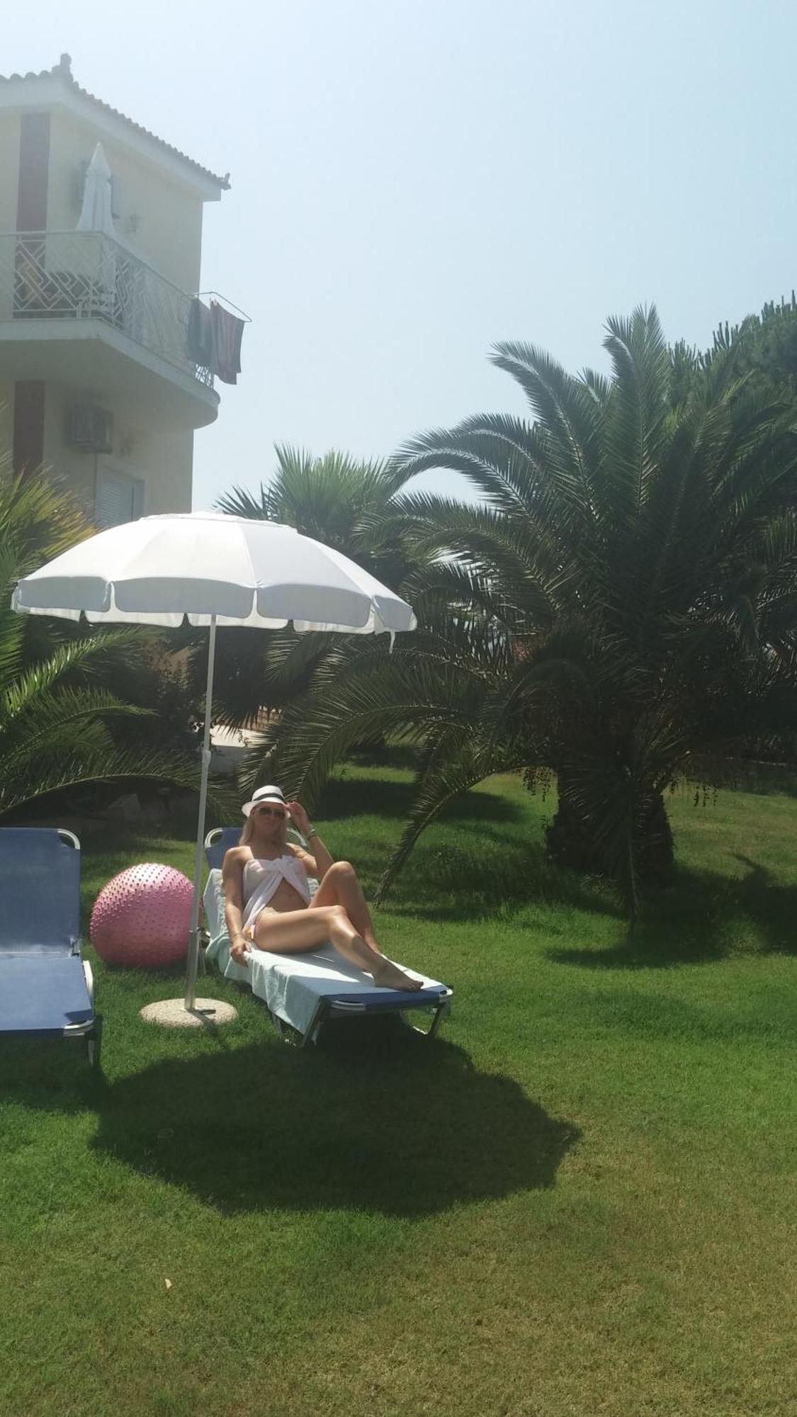 Irida Beach Resort Suites Kyparissía Eksteriør bilde