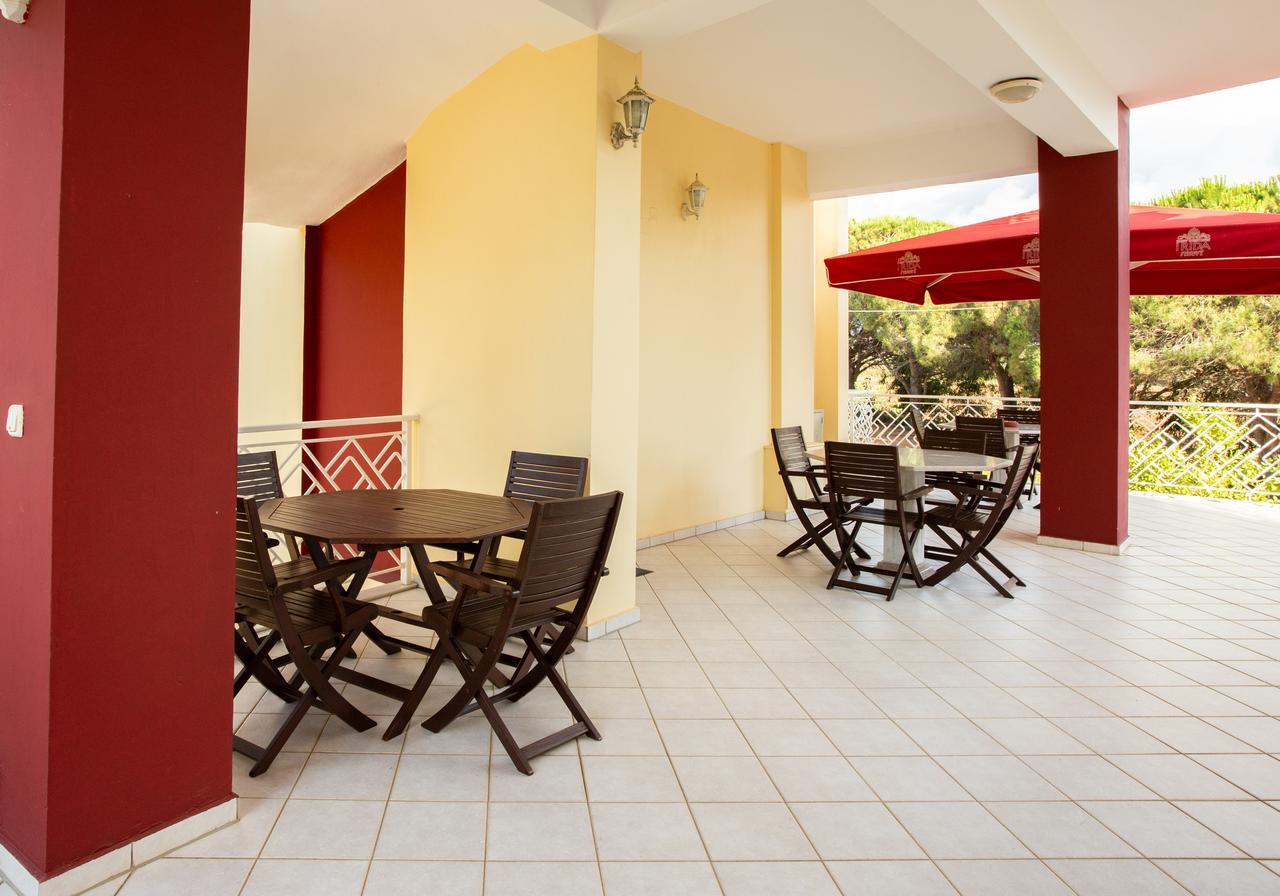 Irida Beach Resort Suites Kyparissía Eksteriør bilde