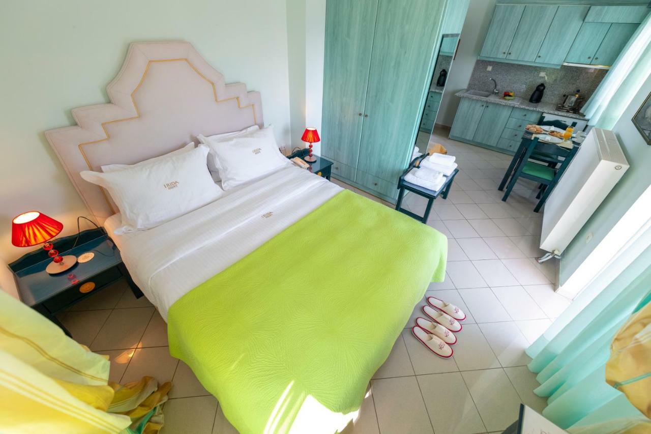 Irida Beach Resort Suites Kyparissía Eksteriør bilde